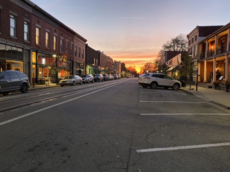 A Look at Our HometownLa Grange, KY Seek Discover Learn